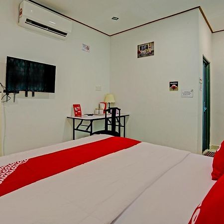 Capital O 90423 Teratai Chalet Hotel Kampong Raja ภายนอก รูปภาพ