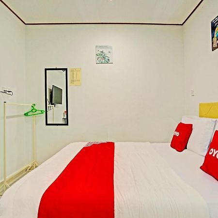 Capital O 90423 Teratai Chalet Hotel Kampong Raja ภายนอก รูปภาพ