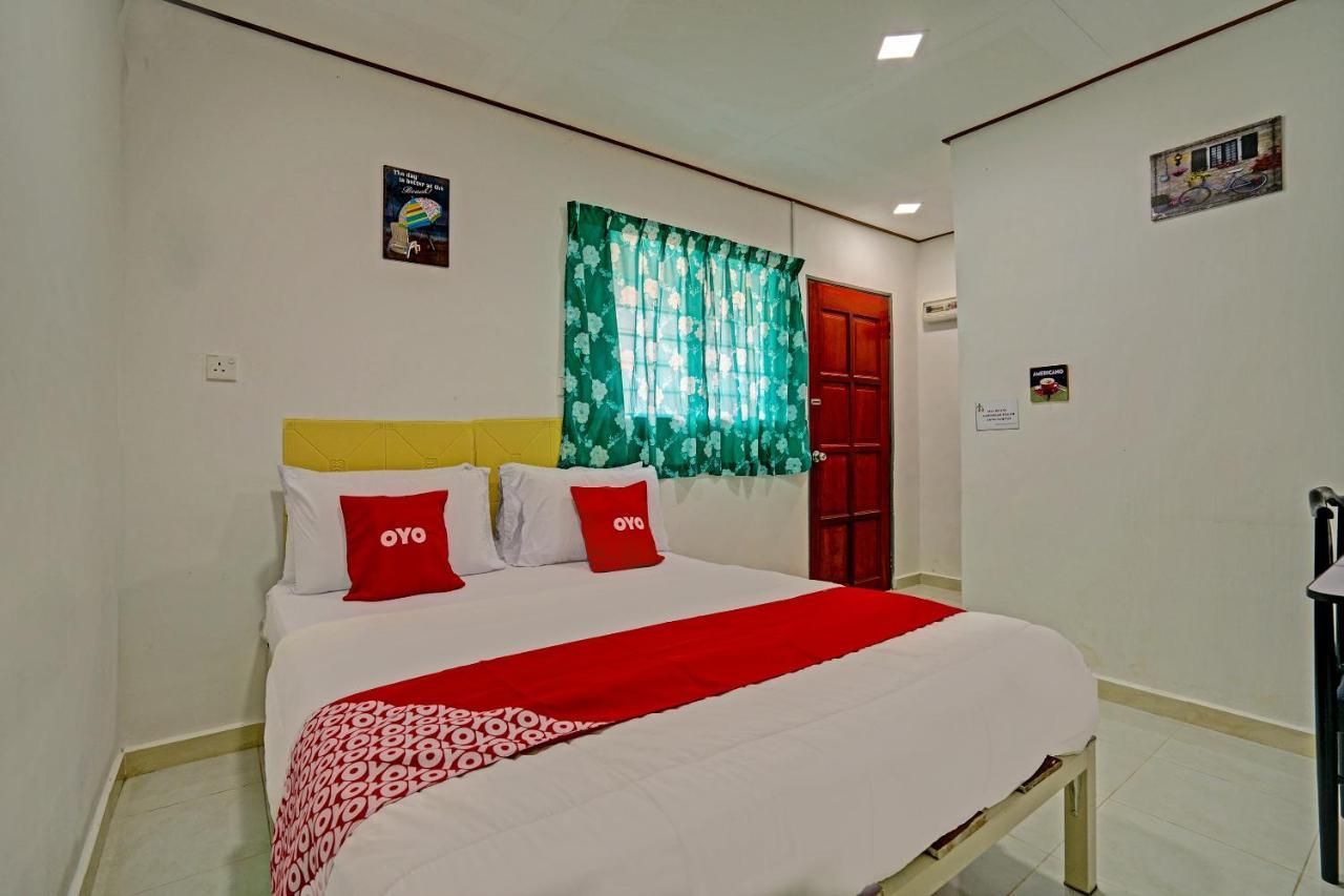 Capital O 90423 Teratai Chalet Hotel Kampong Raja ภายนอก รูปภาพ