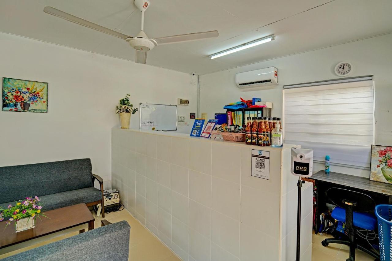 Capital O 90423 Teratai Chalet Hotel Kampong Raja ภายนอก รูปภาพ
