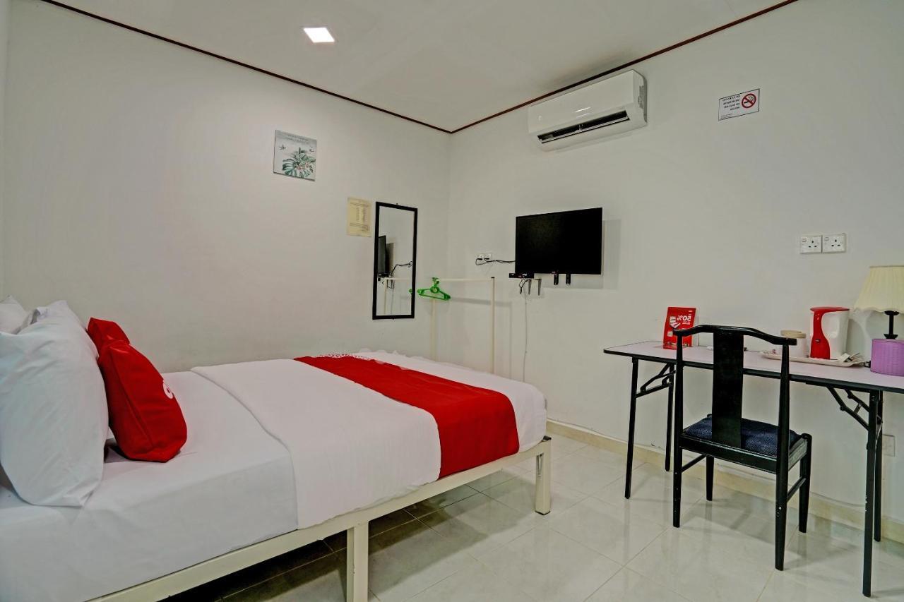 Capital O 90423 Teratai Chalet Hotel Kampong Raja ภายนอก รูปภาพ
